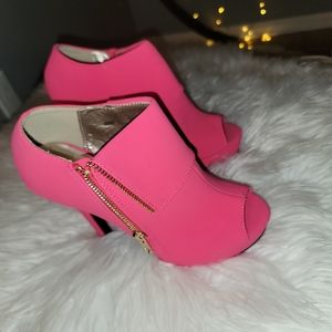 Charlotte Russe, Size 7, Fuchsia Nubuck heels